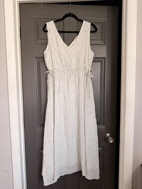 White Maxi Dress with Thin Stripes and V-Neck